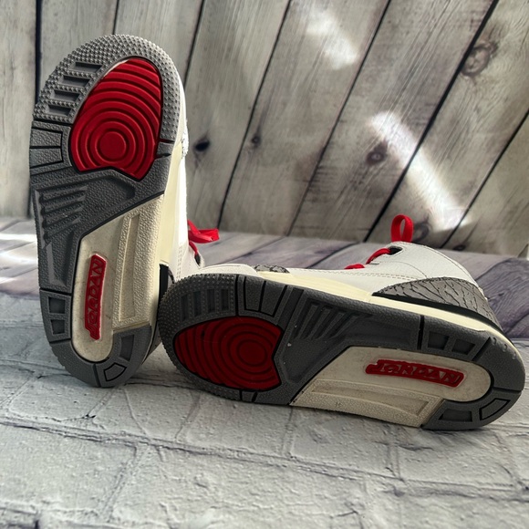 Air Jordan Retro 3’s Chils Size 10c -Like New! - Picture 3 of 3